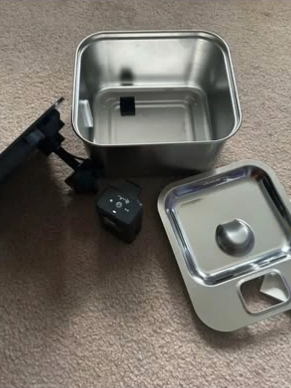 Downy Paws Cat Water Fountain (wireless, battery operated)